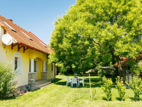 Holiday Home Golf Tee by Interhome