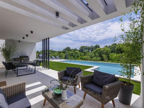 Holiday Home Villa Valla by Interhome in Veliki Vareski