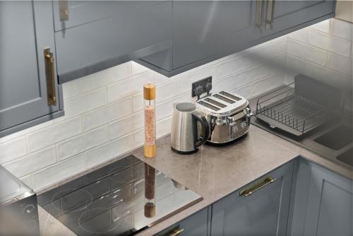 VICHY - The Hampstead Star | Prime Location - image 2