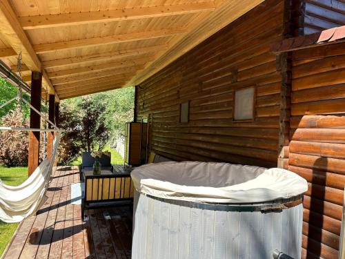 Karstais baseins, Evyssa Lodge- Cabana in muntii Calimani, Mures in Coșna