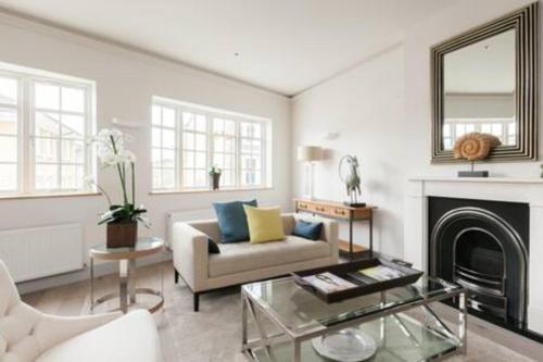 Modern Stylish 2bed2bath close to Kings Road - image 11