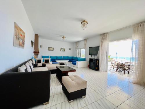 Facilities, La perla de Cabo in Cabo Negro