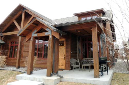 This Townhouse In Legends On Bridger Creek Development Is Beautifully Finished in Bozeman, USA