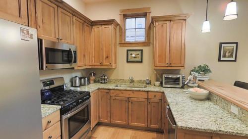 This Townhouse In Legends On Bridger Creek Development Is Beautifully Finished in Bozeman, USA
