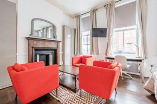 Unbeatable location in Camden-spacious studio flat - image 9
