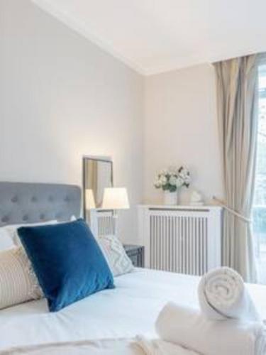 Top location - spacious 2bed in front of Hyde Park - image 7