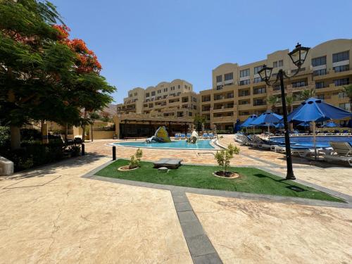 Swimming pool, Salt Sea Apartment in Sowayma