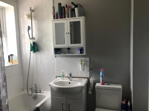 Basildon, private room in a flat, Basildon (Foto 5)
