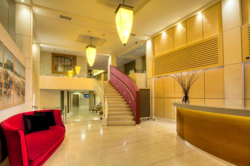 Central Hotel - image 4