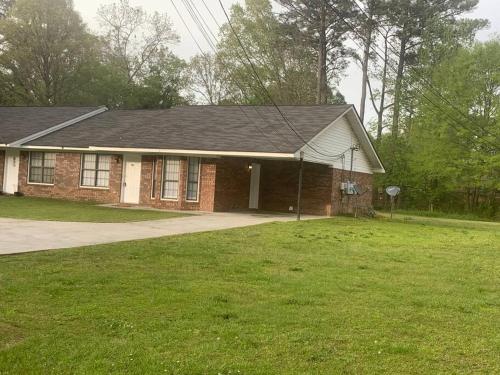 Cheerful 2-bedroom 2 bath entire home West Rome