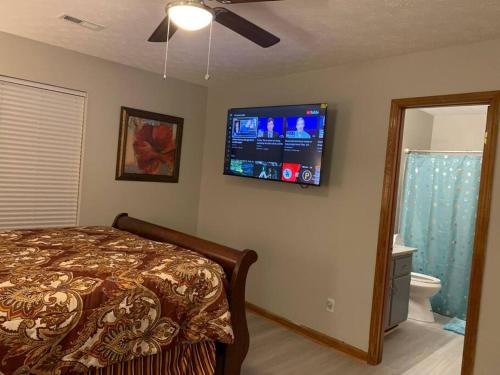 Cheerful 2-bedroom 2 bath entire home West Rome in Rome, USA