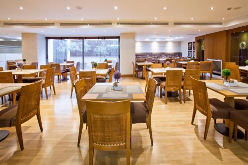 Central Hotel - image 13