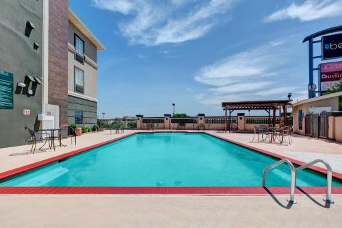 La Quinta by Wyndham Weatherford - image 12