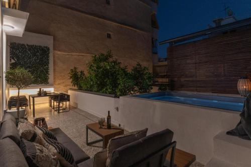 Perth Luxury Living, Athens