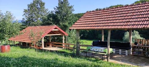 Blue tent in Veļiko Trgovišče