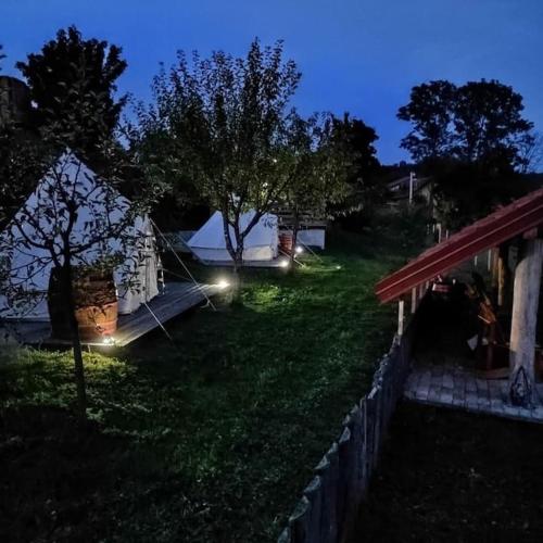 Blue tent in Veļiko Trgovišče