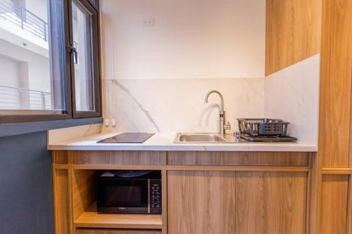 One-Bedroom Apartment image 3