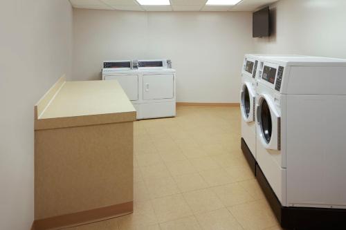 Fairfield Inn & Suites Columbus OSU - image 5