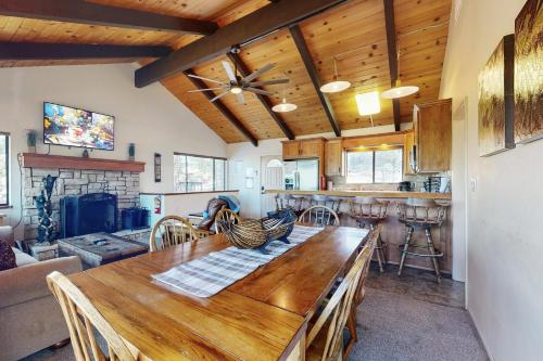 The Birds Nest in Big Bear Lake, USA