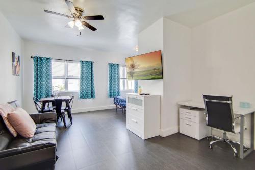 Charming Large Studio Near Ocean Dr - South Beach in Miami Beach, USA