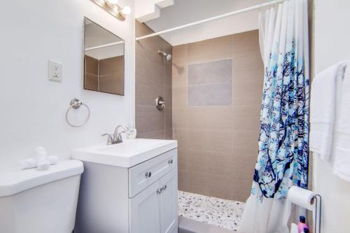 Comfy 1 B/R, Near Ocean Dr & Beach - South Beach in Miami Beach, USA