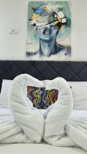 1 king bed, 1 sofa bed