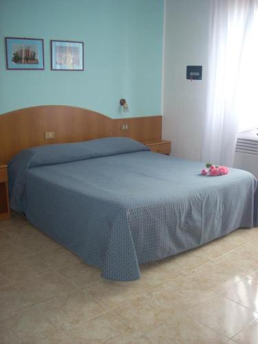 Double Room image 4