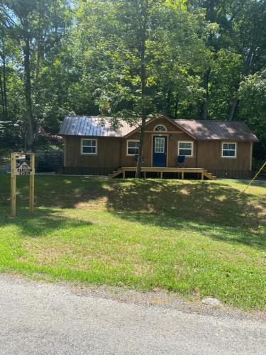 Carlton Cabin at Lake of Egypt 500 Sq Ft