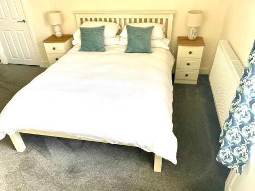Luxury Town Centre Apartment - image 11
