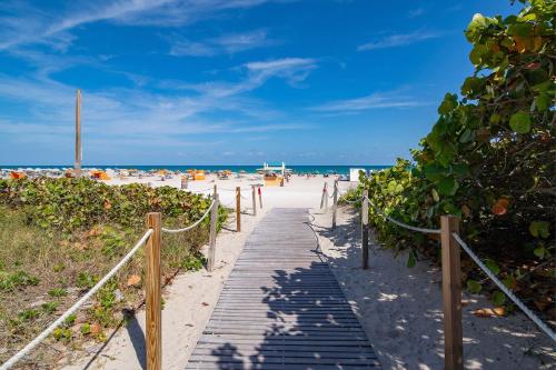 13th Street, 2 Bedroom By Deco 305-private Balcony - Miami Beach