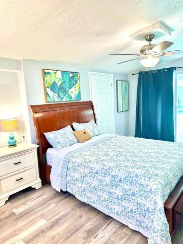 Cocoa Beach Bungalow, Dream House & Vacation Paradise! in Merritt Island, USA