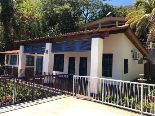 Villa La Giralda - Lakefront - Pool - View - Relaxation Haven in La Laguna