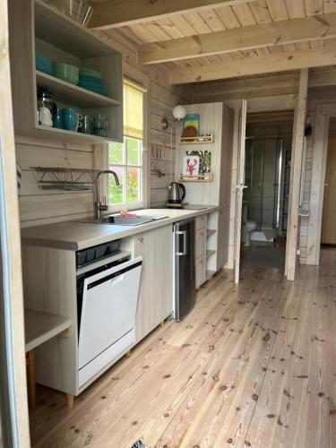 3 bedrooms, 6 beds