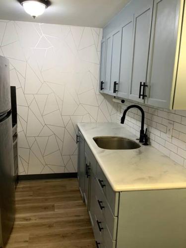Cozy Centrally-located Condo in Honolulu - 30 day minimum stay in Honolulu Airport