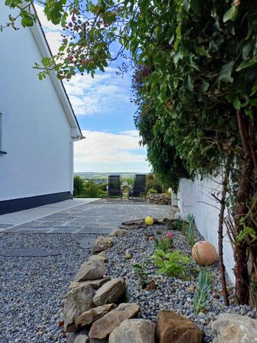 Marta Studio Apartment in Еністімон