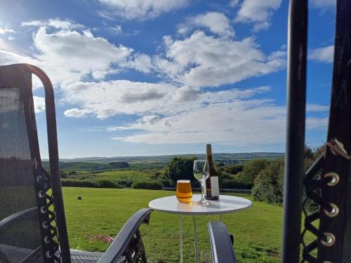 Marta Studio Apartment in Еністімон