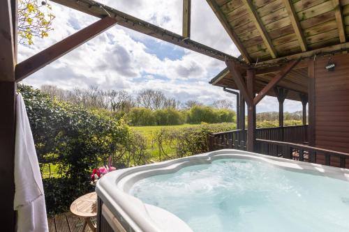 Karstais baseins, Rocklands Lodges in Kroptona