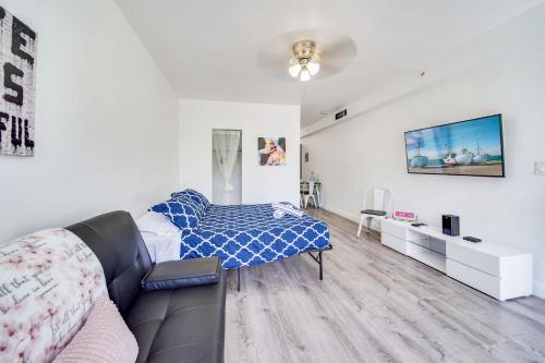 Ocean Drive Comfy apt, w/2 Queen Beds by the Beach in Miami Beach, USA