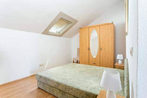 Two-Bedroom Apartment with Terrace and Sea View image 10