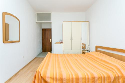 Triple Room with Balcony and Sea View image 2