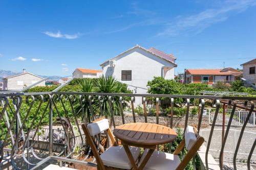 Double Room with Balcony and Sea View image 2