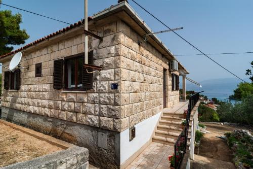 Apartments with a parking space Splitska Brac - 2867 Supetar