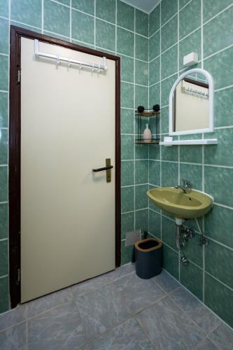 Twin Room Biograd na Moru 4305a - image 13