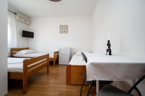 Triple Room Biograd na Moru 4305b - image 5