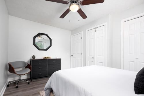 2 Bedroom Ft Moore Retreat in Columbus, USA
