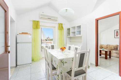 Two-Bedroom Apartment with Terrace and Sea View image 4