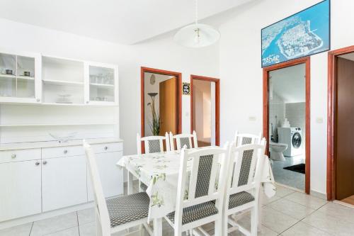 Two-Bedroom Apartment with Terrace and Sea View image 3