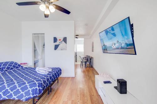 Stylish Ocean Dr Apt w/ 2 Queen Beds, Across Beach in Miami Beach, USA