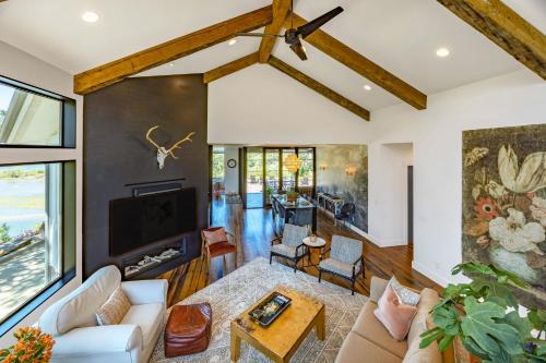 Cliffside Oasis home Cliffside Oasis home
