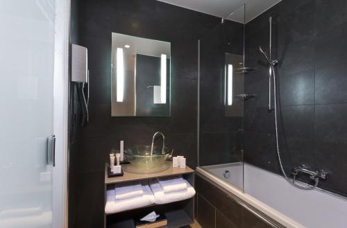 Lyric Hotel Paris Opera - image 10